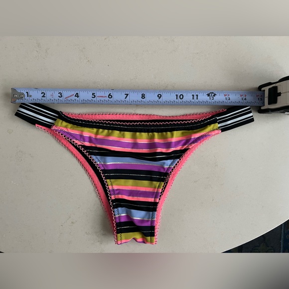 Victoria's Secret STRIPED / THE FLIRT bikini swim suit bottom NWOT โ Medium - Picture 8 of 12